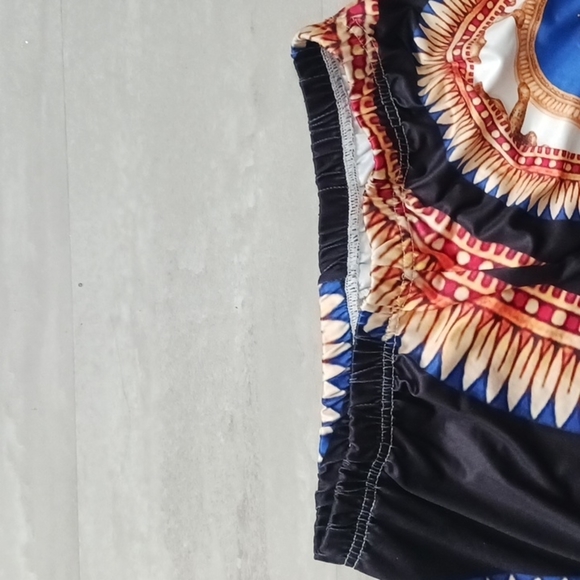 Women's Trendy Graphic Legging Size large. - Picture 9 of 13